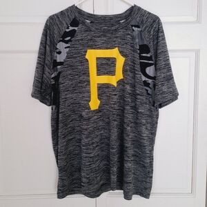 Majestic Pittsburgh Pirates short raglan sleeved shirt